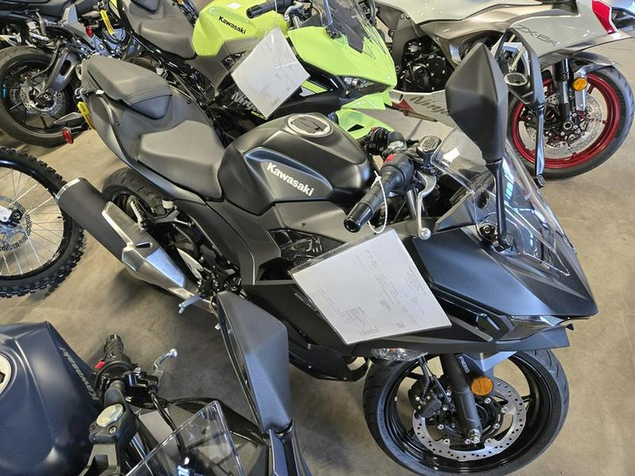 2026 Kawasaki Ninja® 500 ABS Metallic Flat Spark Black