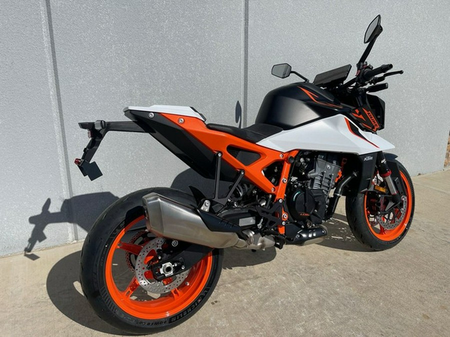 2026 KTM Duke 990 R