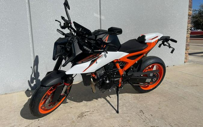 2026 KTM Duke 990 R