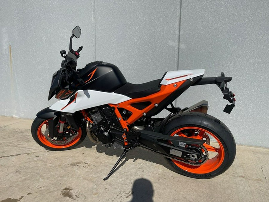 2026 KTM Duke 990 R