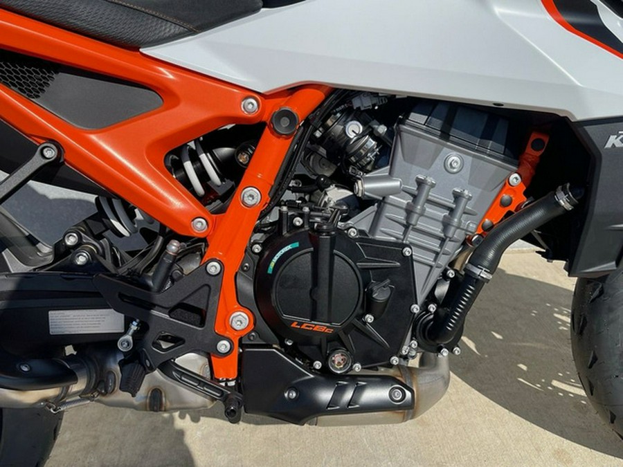 2026 KTM Duke 990 R
