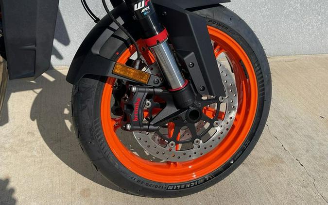 2026 KTM Duke 990 R