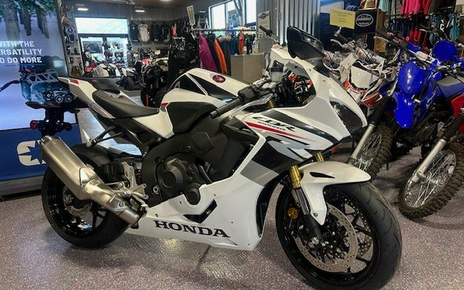 2026 CBR1000RR - Honda