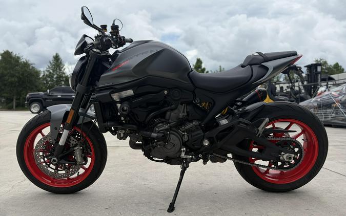 2024 Ducati MONSTER PLUS