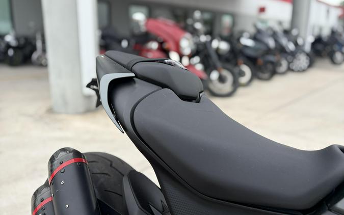 2024 Ducati MONSTER PLUS