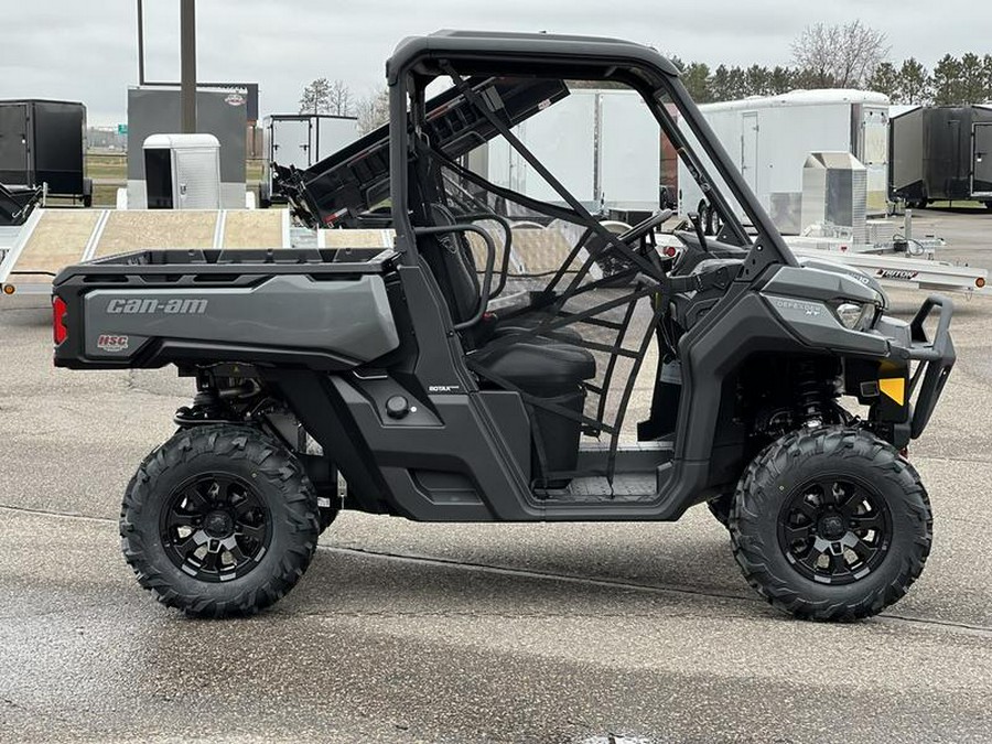 2023 Can-Am® Defender XT HD10