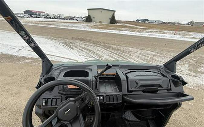 2023 Can-Am Defender DPS HD9