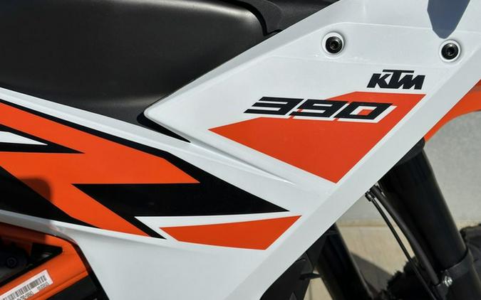 2026 KTM Adventure 390 R