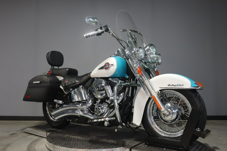 2017 Harley-Davidson Heritage Softail Classic FLSTC