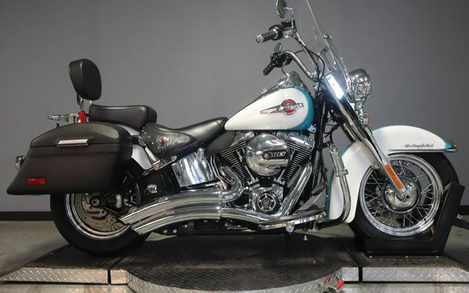 2017 Harley-Davidson Heritage Softail Classic FLSTC