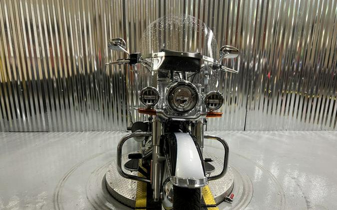 2019 Harley-Davidson Softail FLDE - Deluxe