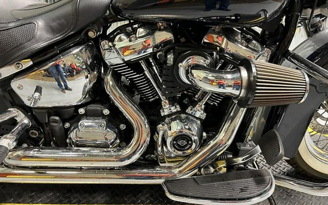 2019 Harley-Davidson Softail FLDE - Deluxe