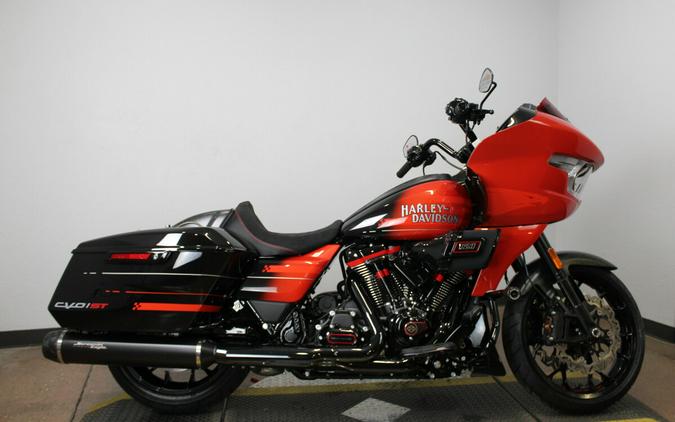 2026 Harley-Davidson® CVO Road Glide ST Citrus Heat Re-Entry