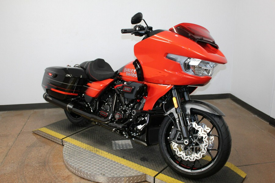 2026 Harley-Davidson® CVO Road Glide ST Citrus Heat Re-Entry