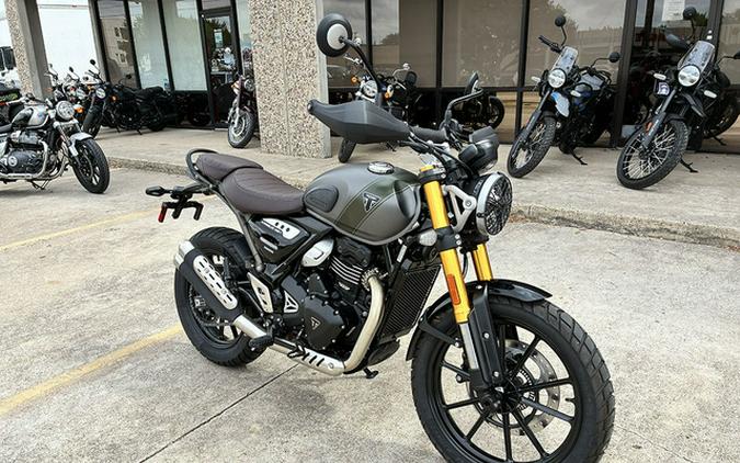 2027 Triumph Scrambler 400 X Phantom BlackSilver Ice