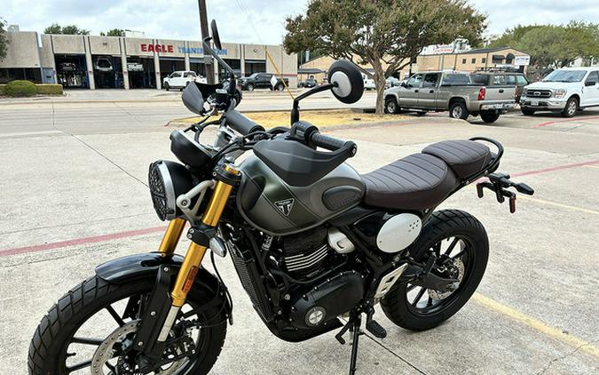 2027 Triumph Scrambler 400 X Phantom BlackSilver Ice
