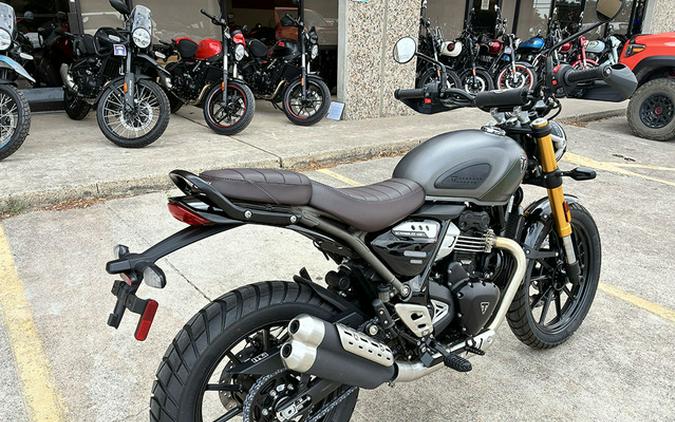 2027 Triumph Scrambler 400 X Phantom BlackSilver Ice