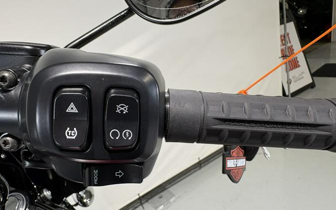 2026 Harley-Davidson® Heritage Classic Brilliant Red w/Cast Wheels