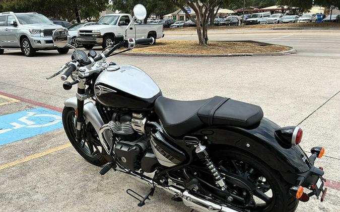 2024 Royal Enfield Super Meteor 650 Astral Black 650 Interstellar Grey
