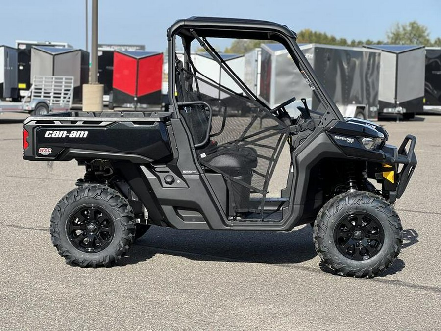 2023 Can-Am® Defender XT HD10