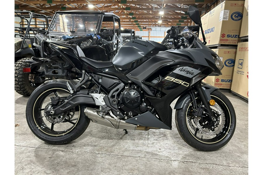 2024 Kawasaki Ninja® 650 Base