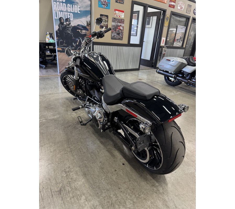 2025 Harley-Davidson Breakout