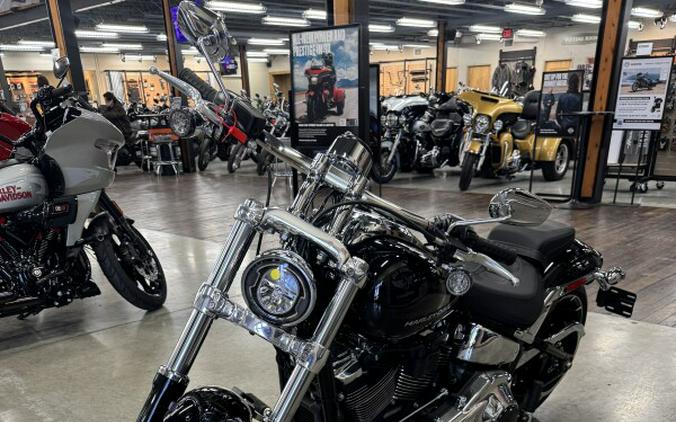 2025 Harley-Davidson Breakout