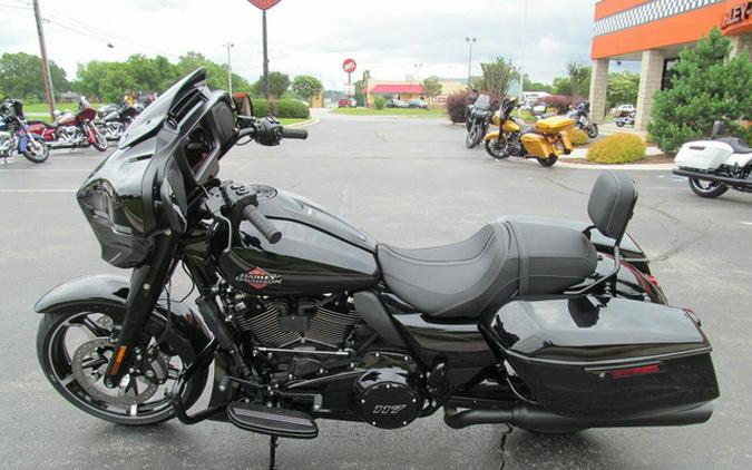 2025 Harley-Davidson FLHX - Street Glide