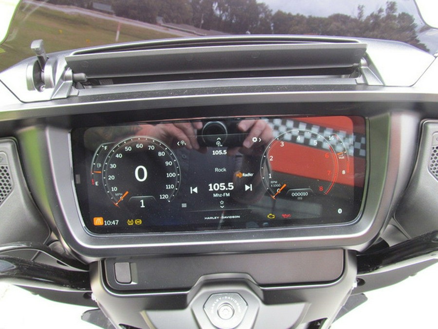 2025 Harley-Davidson FLHX - Street Glide