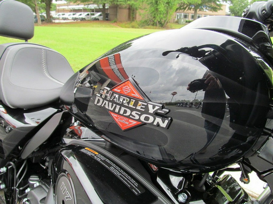 2025 Harley-Davidson FLHX - Street Glide