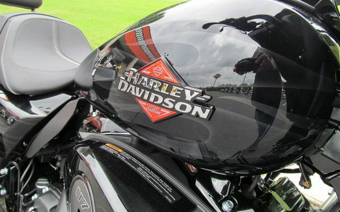 2025 Harley-Davidson FLHX - Street Glide