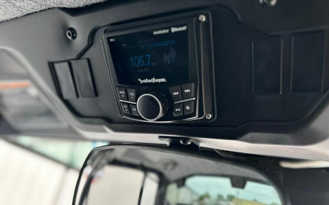 2025 Can-Am Defender LIMITED CAB HD10