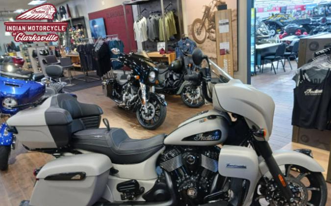 2023 Indian Motorcycle® Roadmaster® Dark Horse® Silver Quartz Smoke