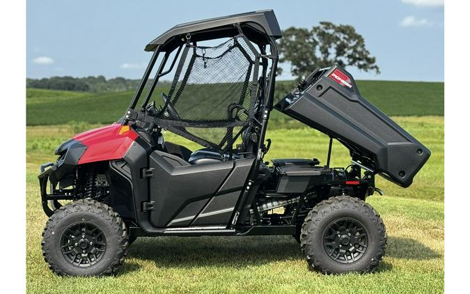 2026 Pioneer 700 Deluxe 4WD UTV - Honda