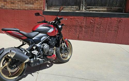 2026 Triumph Trident 800 Carnival Red