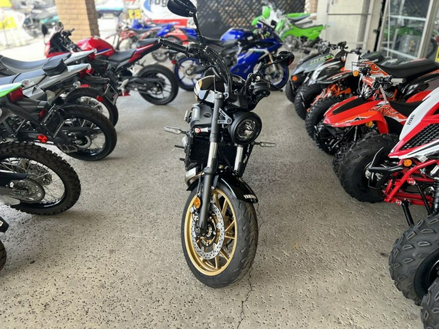 2025 Yamaha XSR 700