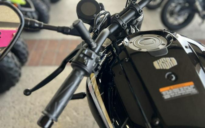 2025 Yamaha XSR 700