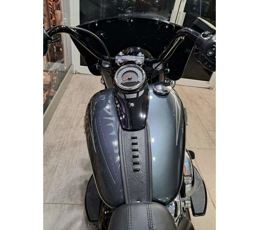 2025 Harley-Davidson® FLHC - Heritage Classic