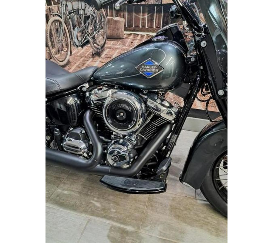 2025 Harley-Davidson® FLHC - Heritage Classic
