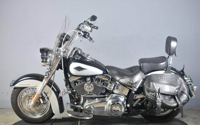 2013 Harley-Davidson Heritage Softail Classic Midnight Blue/Barracuda Silver