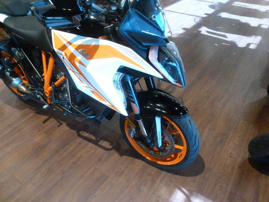 2019 KTM 1290 Super Duke GT