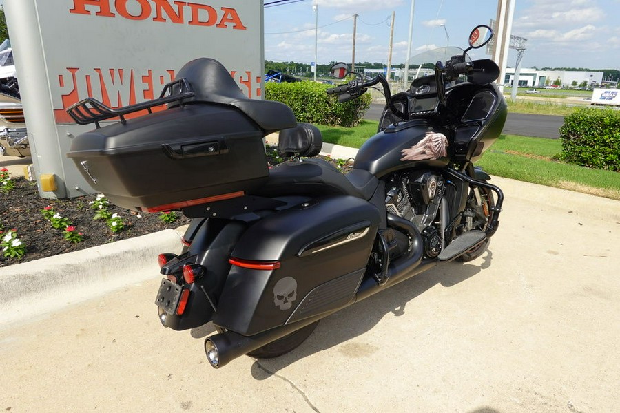 2021 Indian Motorcycle® Challenger® Dark Horse Thunder Black Smoke