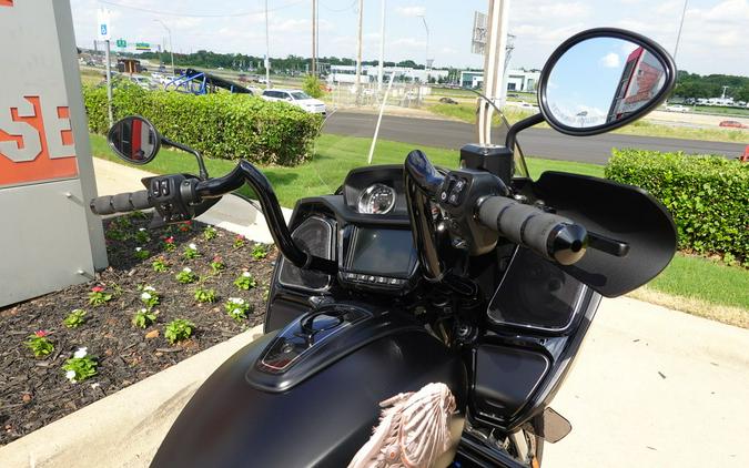 2021 Indian Motorcycle® Challenger® Dark Horse Thunder Black Smoke