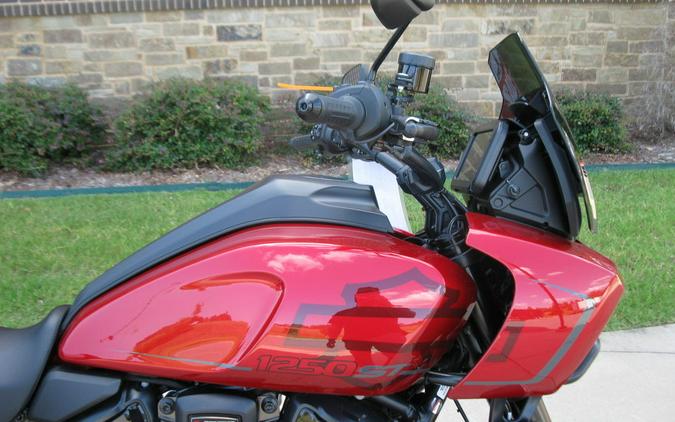 2025 Harley-Davidson® RA1250ST - Pan America® 1250 ST