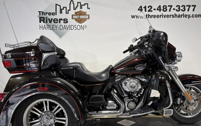 2011 Harley-Davidson® Tri Glide™ Ultra Classic® Two-Tone Merlot Sunglo/Vivid Black