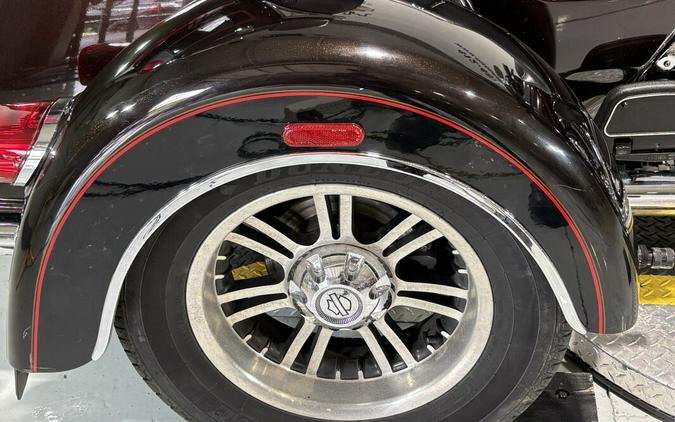 2011 Harley-Davidson® Tri Glide™ Ultra Classic® Two-Tone Merlot Sunglo/Vivid Black