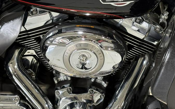 2011 Harley-Davidson® Tri Glide™ Ultra Classic® Two-Tone Merlot Sunglo/Vivid Black