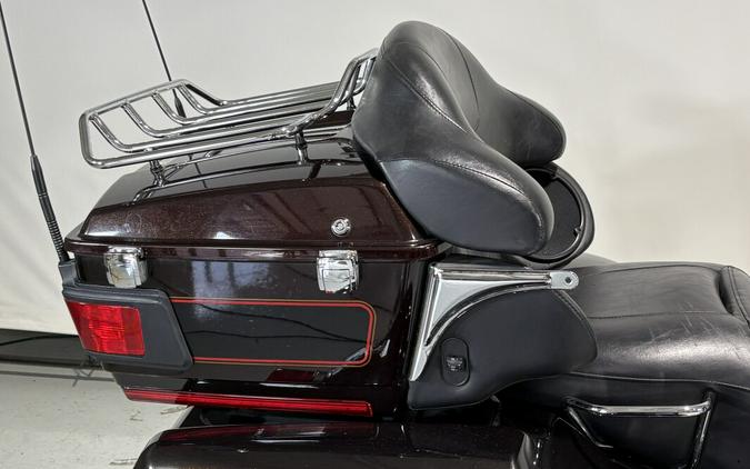 2011 Harley-Davidson® Tri Glide™ Ultra Classic® Two-Tone Merlot Sunglo/Vivid Black