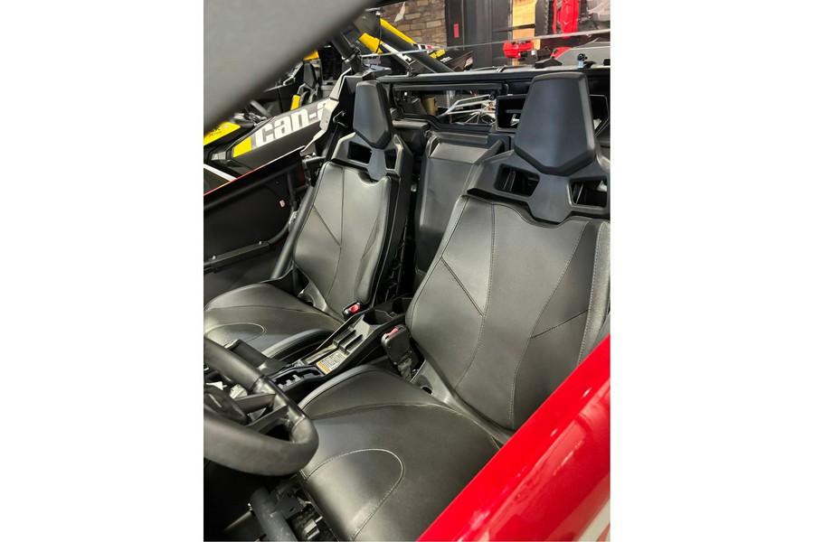 2025 Can-Am Defender MAX HD7