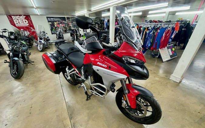 2022 Ducati Multistrada V4S Ducati Red / Alloy Wheels